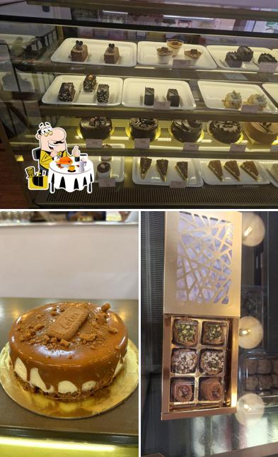 The photo of Creamer's Cakes & Bakes’s food and interior