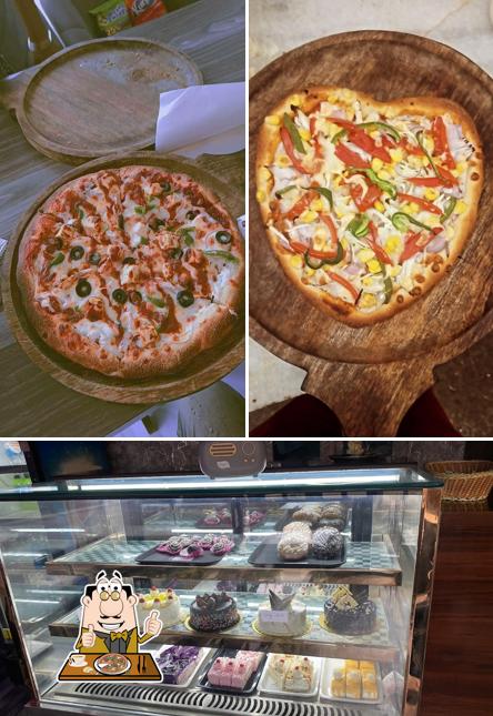 At TWELVE SEVEN CAFE, you can order pizza