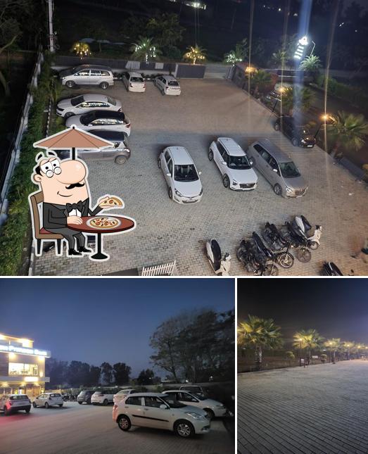 The exterior of DIET ADDA CAFE DHARIWAL