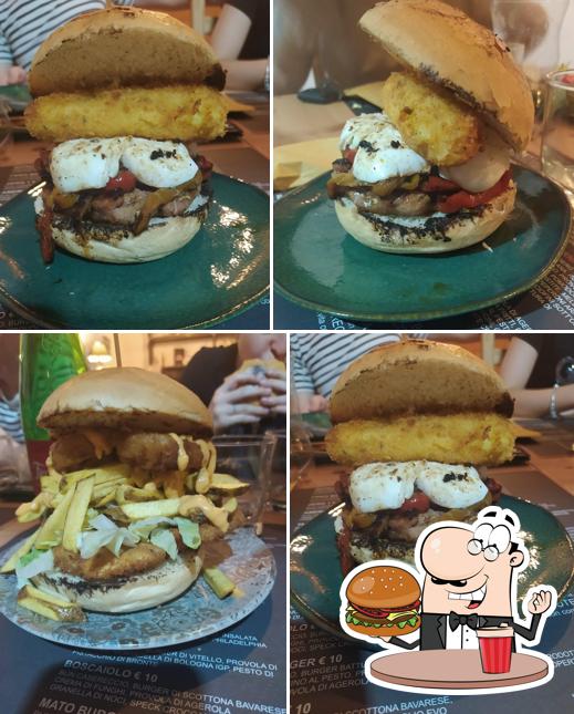 Prova uno dei tipi di hamburger serviti a Meat Brothers House