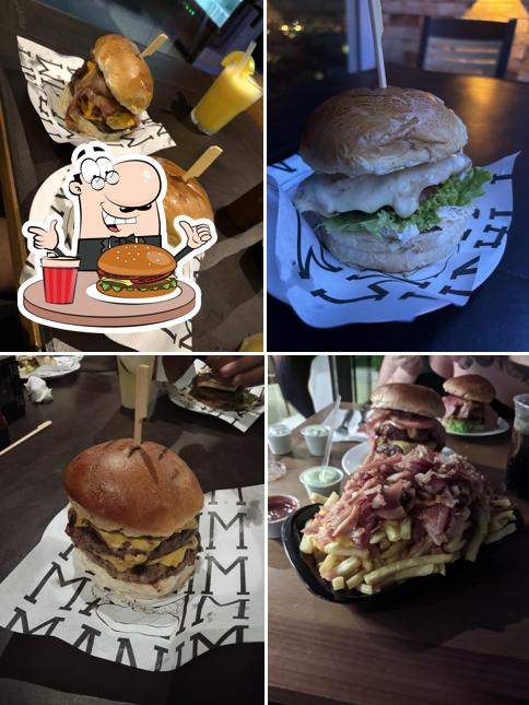 Delicie-se com um hambúrguer no MANIM