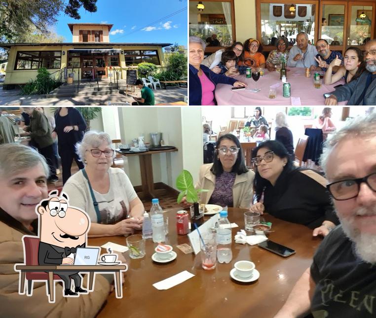 O interior do Bistrô Pimenta Rosa