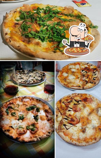 A Ristorante Il Focolaio, puoi prenderti una bella pizza