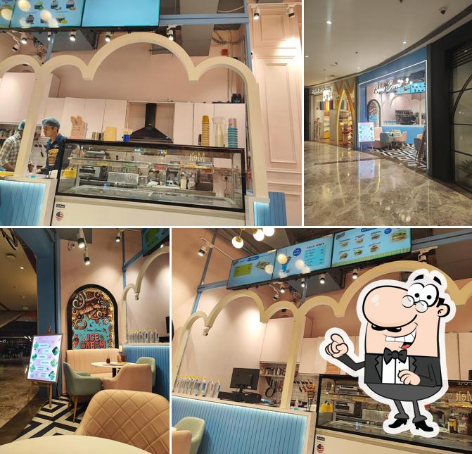 Check out how Creme borne looks inside