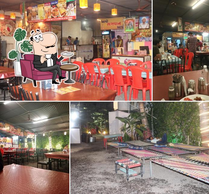 The interior of Shiv Dosa Point & Pavbhaji