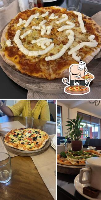 Pick pizza at Plenty Vegetariano