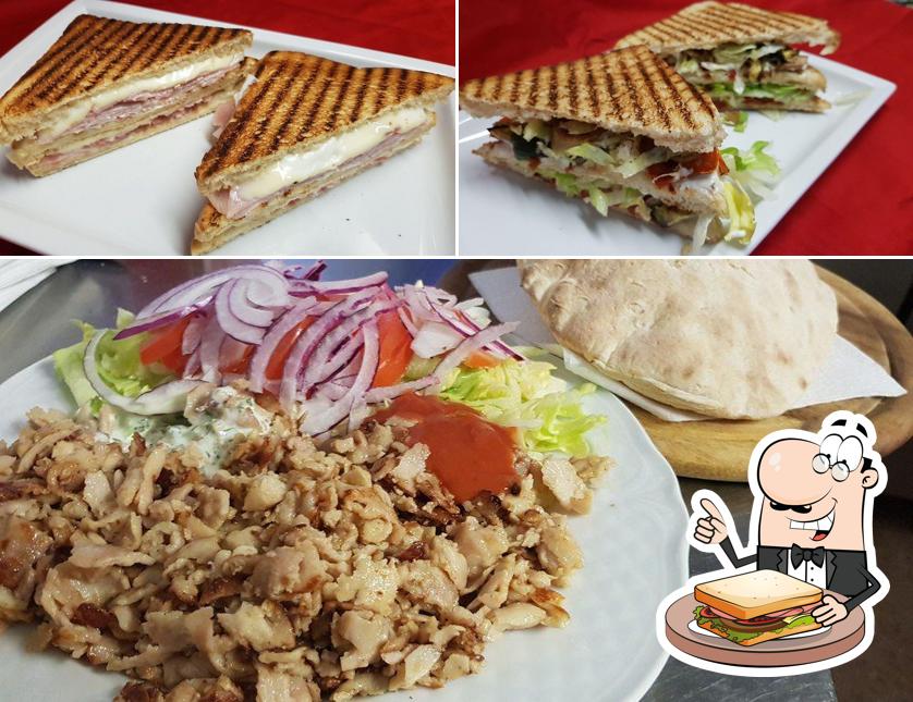 Primo Amore serve panini e pasti|altro cibo) a pranzo