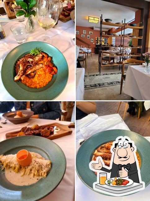 Comida em Restaurante Ninita