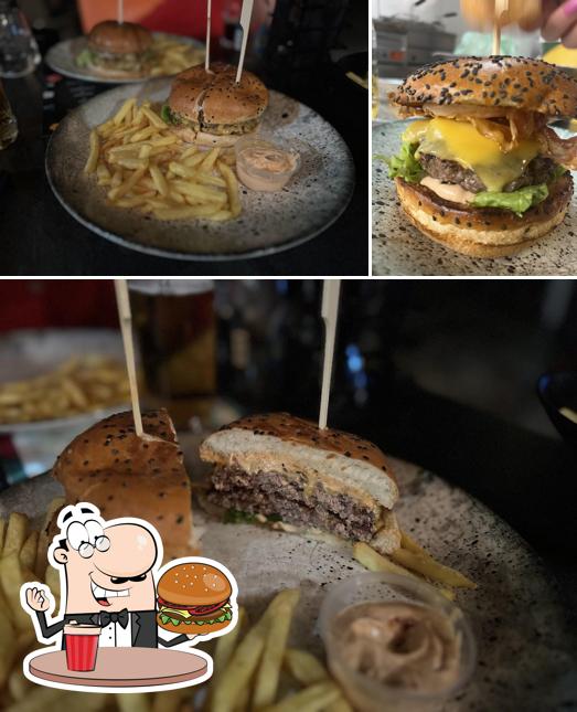 Ordina un hamburger a Bistro BIBA