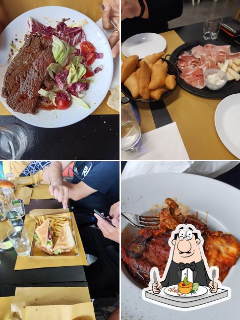 Cibo al La Meccanica - Ristorante, Hamburgeria, Cocktail Bar e Birre Artigianali