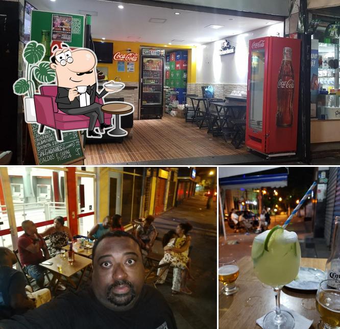 Esta é a imagem ilustrando interior e cerveja no Pilekinho Bar