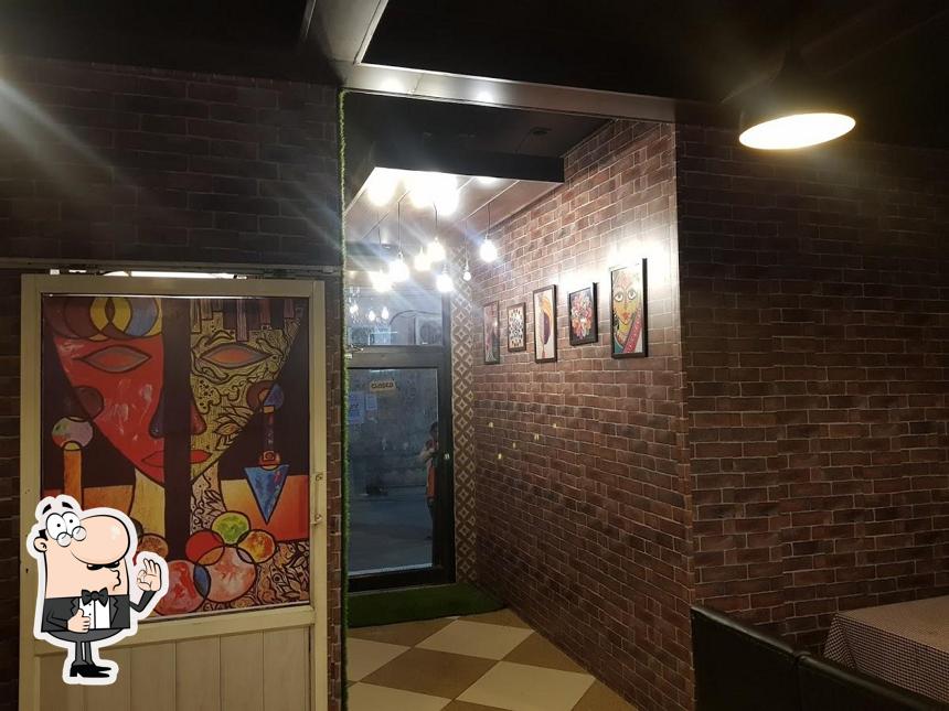 Apeez Restaurant image