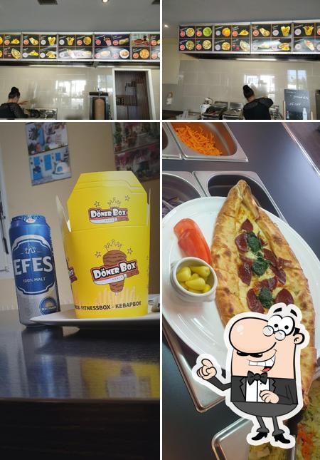 Questa è la foto che presenta la interni e cibo di ETZEL KEBAB PİZZERİA