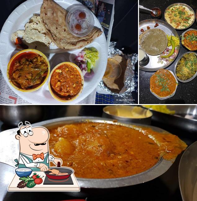 Chicken curry at Shree Kathiyawadi Khadki