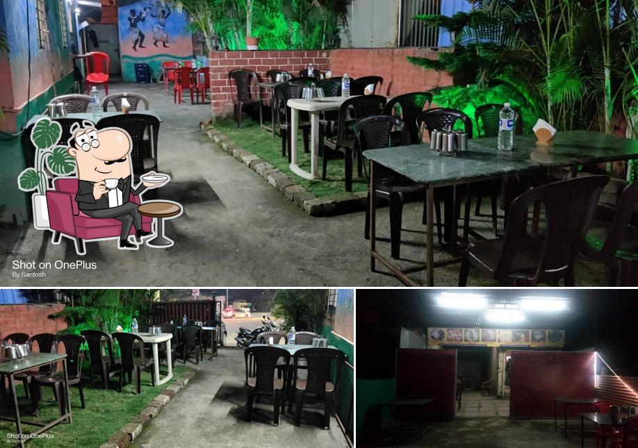 The interior of Koliwada Machi Dhaba