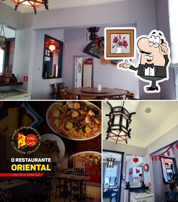 Sente em uma das mesas no Restaurante Ying Choi