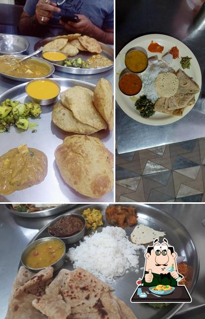 Food at Patil Bhojnalay