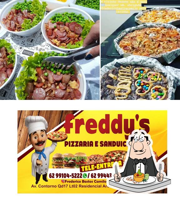 Platos en Freddy's Pizzaria e Sanduicheria