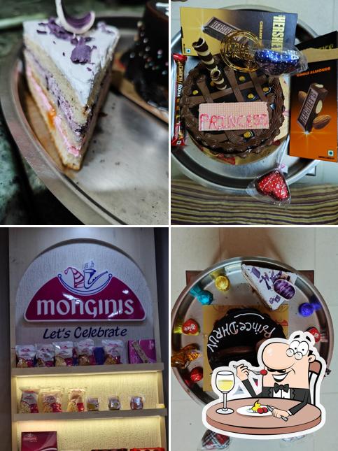 Meals at MONGINIS CAKE SHOP (SECTOR-21)