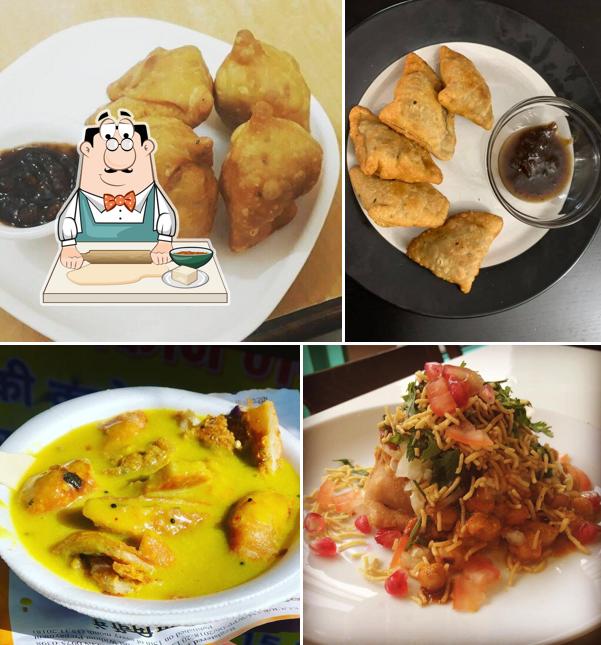 Samosa at Babu misthan bhandar