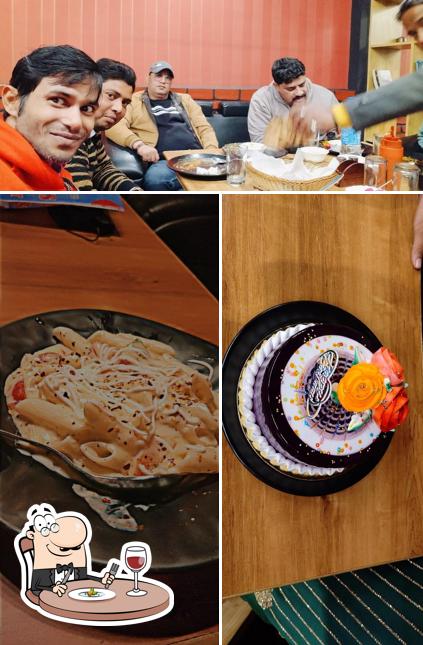 Among various things one can find food and interior at De Vine Cafe & Lounge