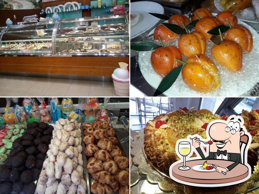 Platti al Gelateria Pasticceria Bar Augello