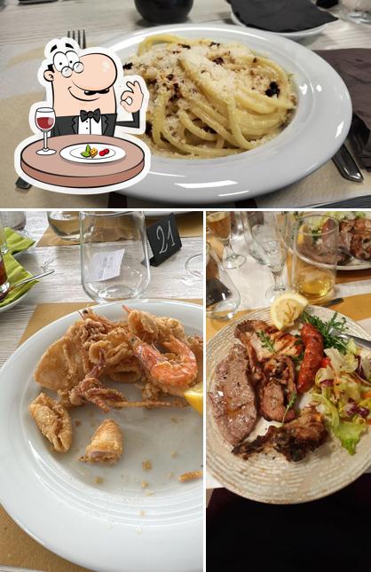 Questa è la immagine che mostra la cibo e bevanda di Madú A San Salvo