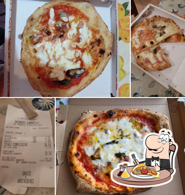 A Pizzeria Pomodoro Rosso, puoi goderti una bella pizza