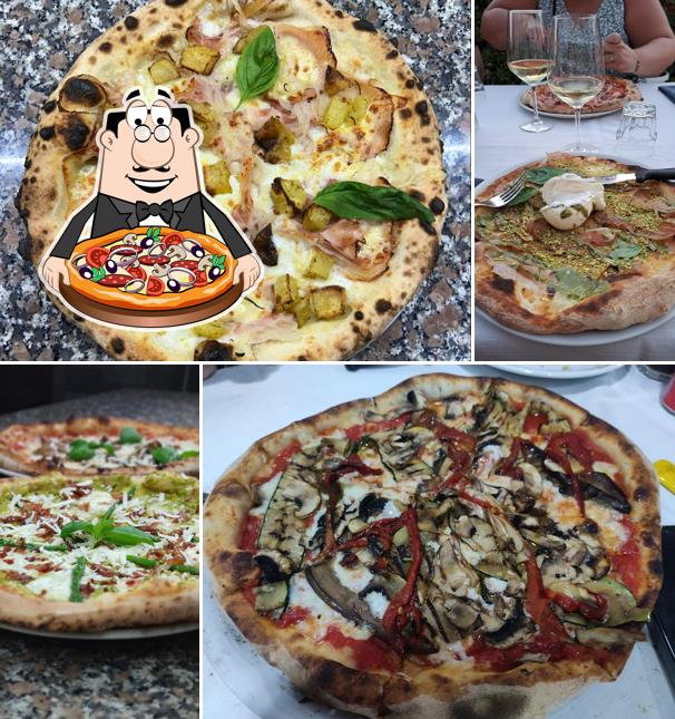 Scegli tra le svariate varianti di pizza Scegli tra le svariate varianti di pizza