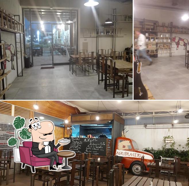 Dai un'occhiata agli interni di Agribraceria Mariglianella di Fattoria Carpineto