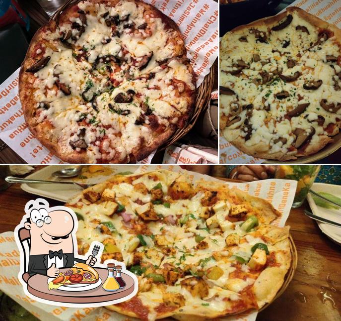 Order pizza at Noida Social
