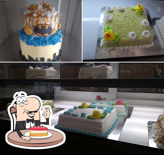 Look at this pic of McRennett Cakes