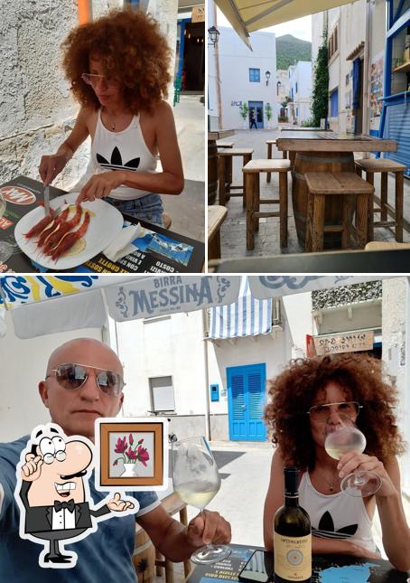 Gli interni di Salumeria del Tonno