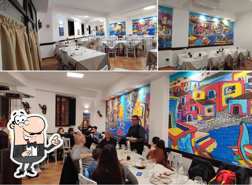 Dai un'occhiata agli interni di La Taverna Ristorante