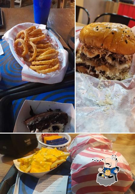 Sanduíche de carne de porco desfiada em Consagrado Burger