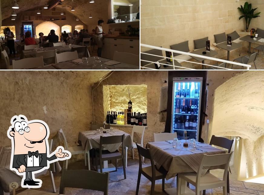 Dai un'occhiata agli interni di Bollicine Bistrot