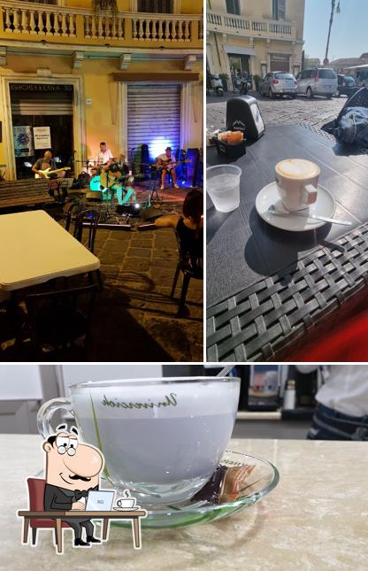 Gli interni di Caffè Esedra