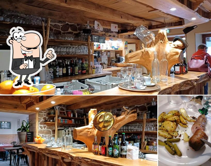 La intérieur et boisson du restaurant