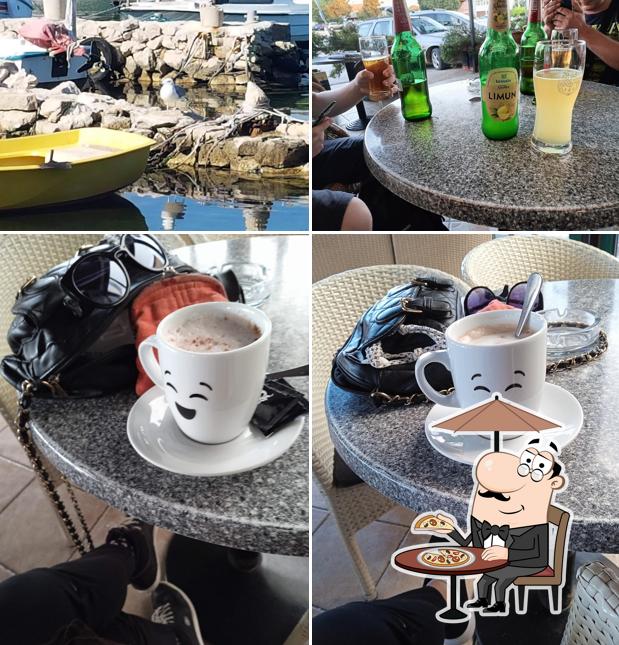 Gli esterni di Kafe Bar Dom