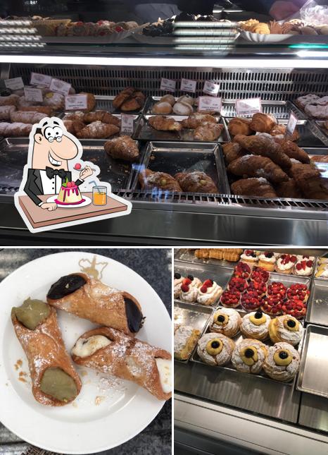 La Siciliana di Rondoni Eva serve un'ampia selezione di dessert