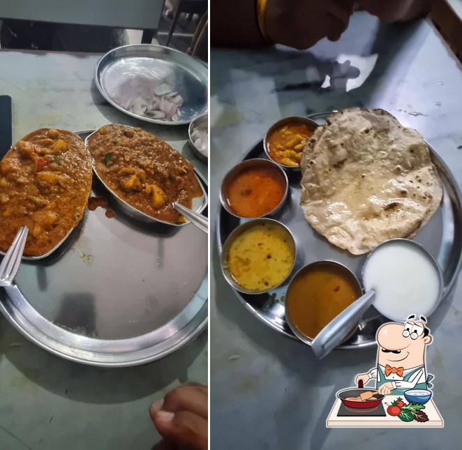 Chicken curry at Riddhi Siddhi Bhojnalaya