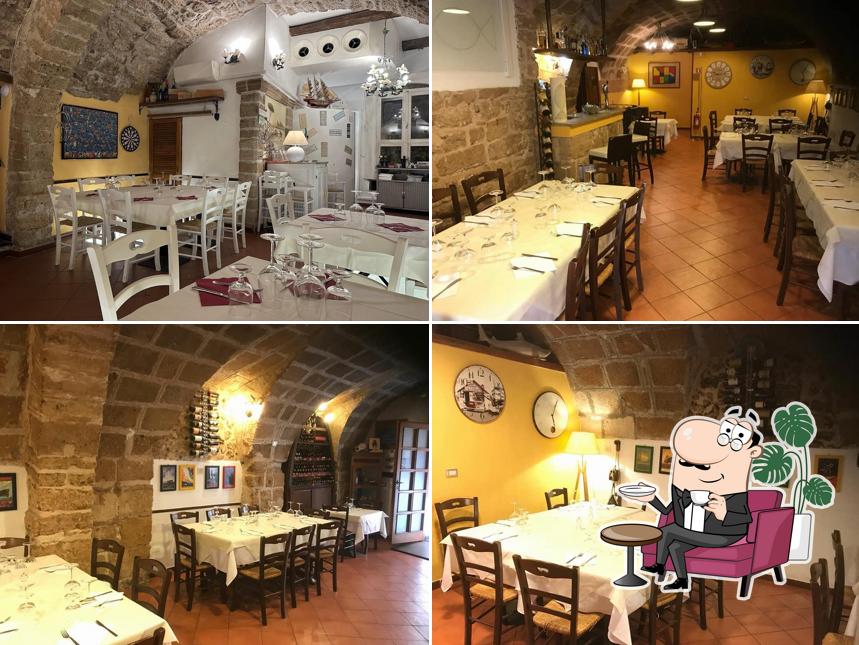 Gli interni di Bella Napoli