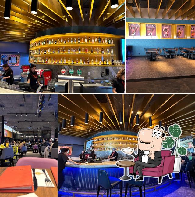 Veja imagens do interior do Hard Rock Café Porto Alegre