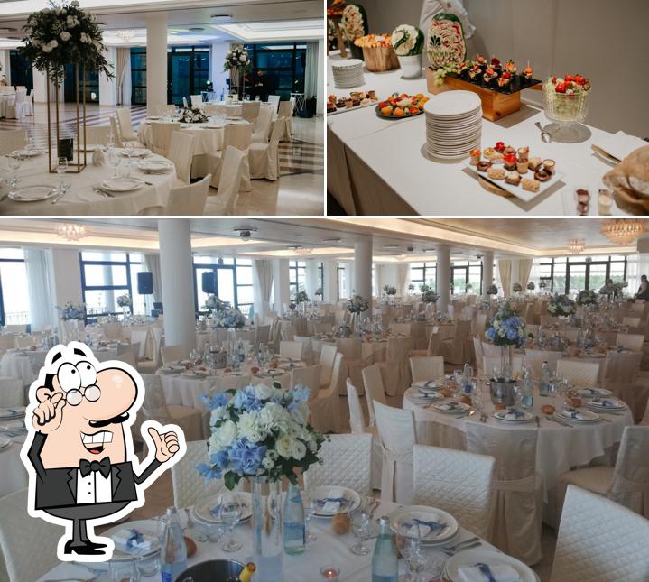 Siediti a un tavolo di Parco Sul Mare