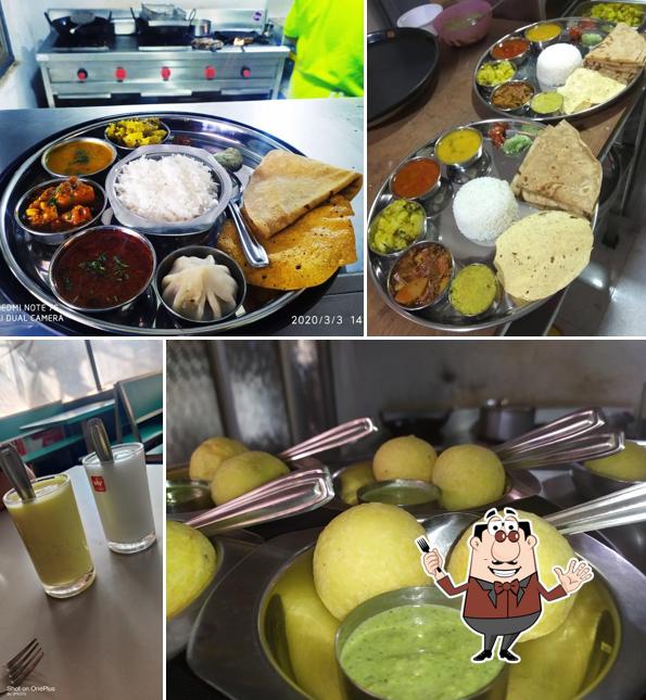 Food at तांबे-आहार-गृह