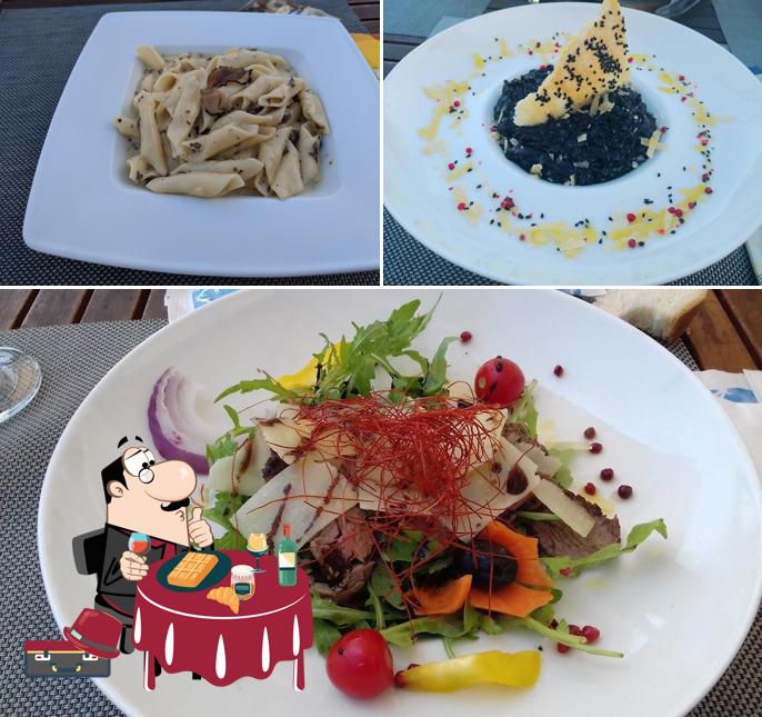 Yacht Bar & Restaurant propone un'ampia gamma di dessert