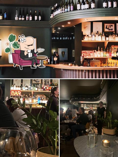 Siediti a un tavolo di Jo. Bar de quartier - Fribourg