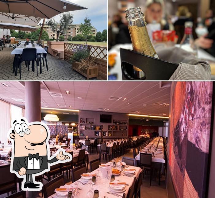 Siediti a un tavolo di La Casa dei Bardi