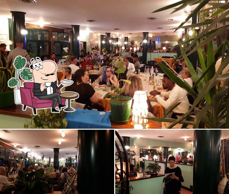 Siediti a un tavolo di Al giardino da Mattia