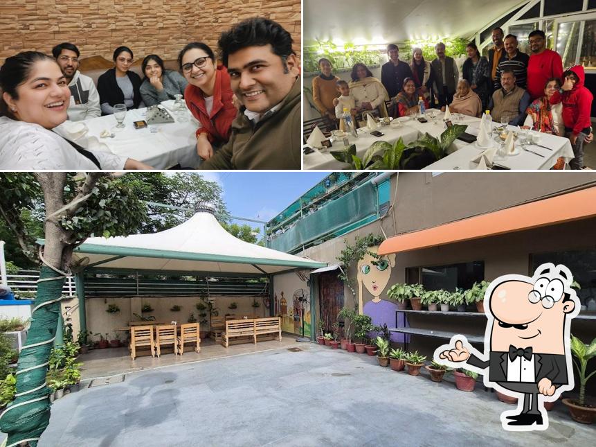 Check out how Pack 'N' Chew looks inside